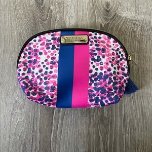 Cosmetic bag